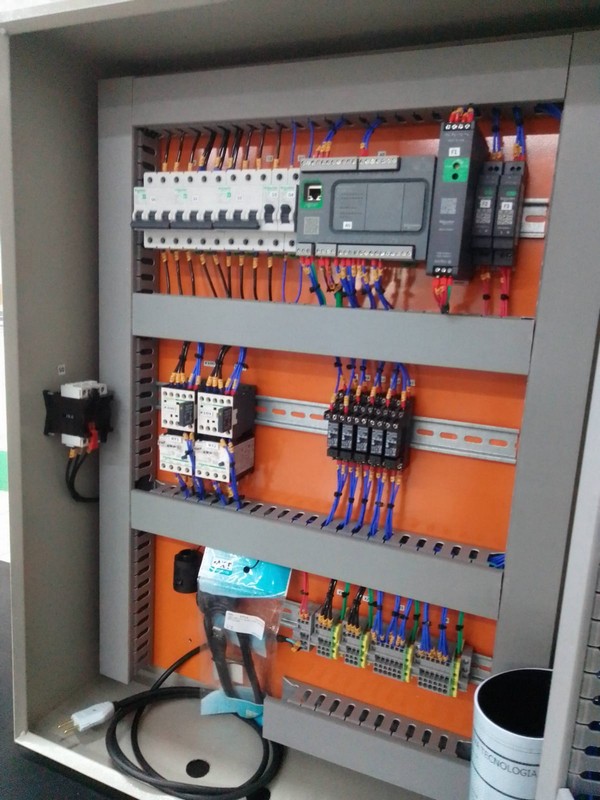 quadro-comando-eletrico-montado-05